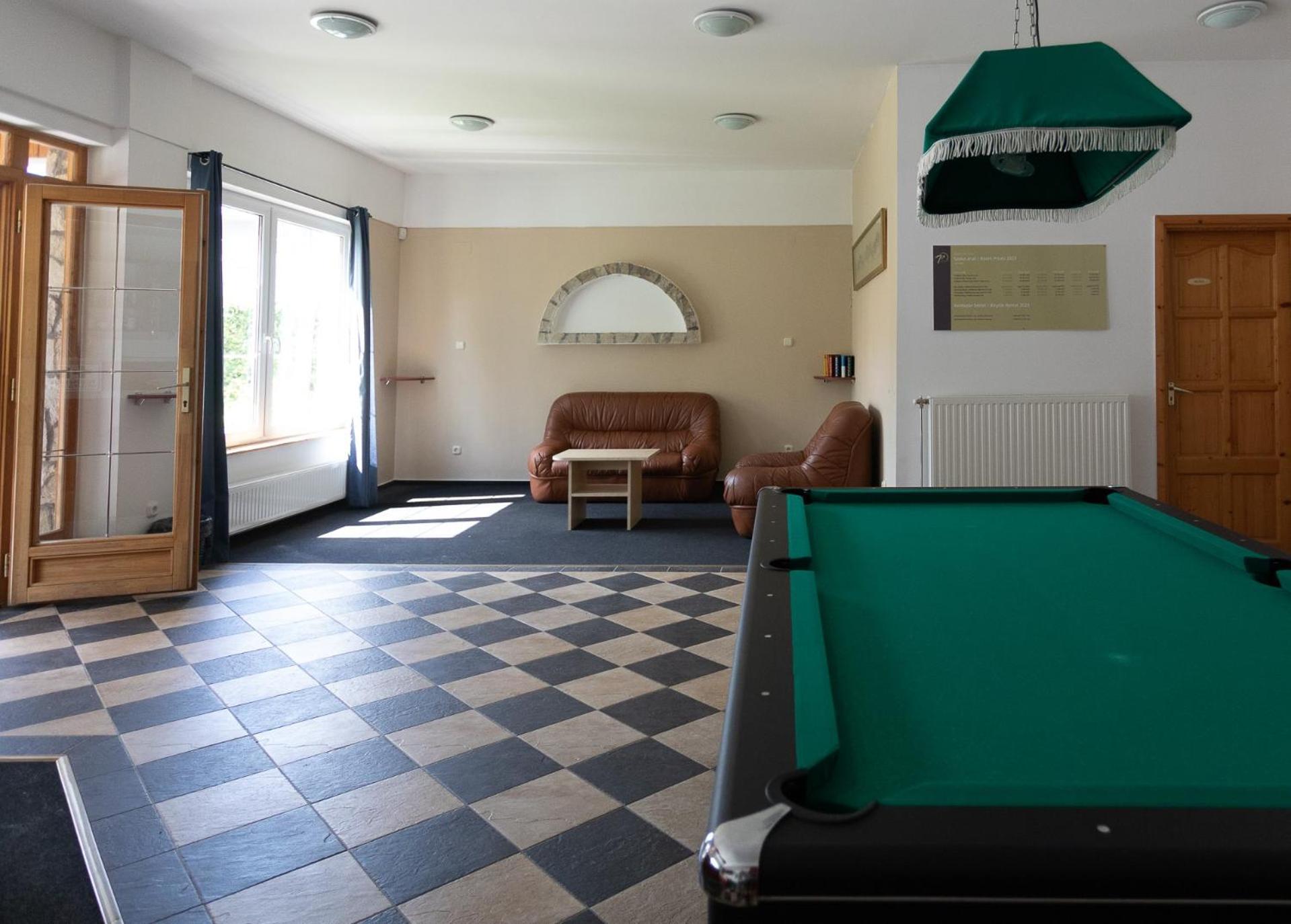 Hotel Platan Zamárdi Екстериор снимка