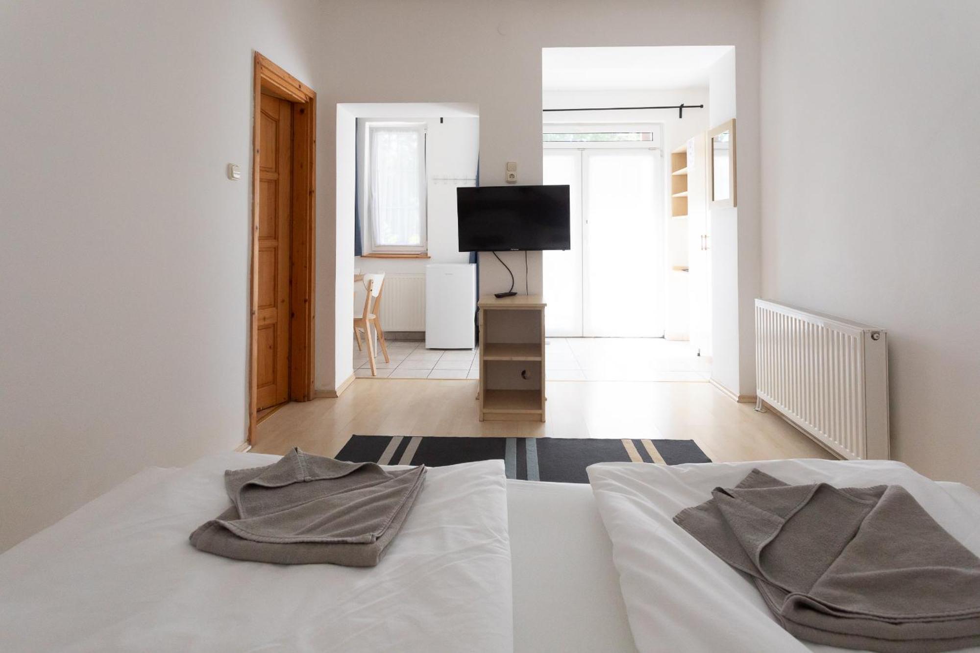 Hotel Platan Zamárdi Екстериор снимка