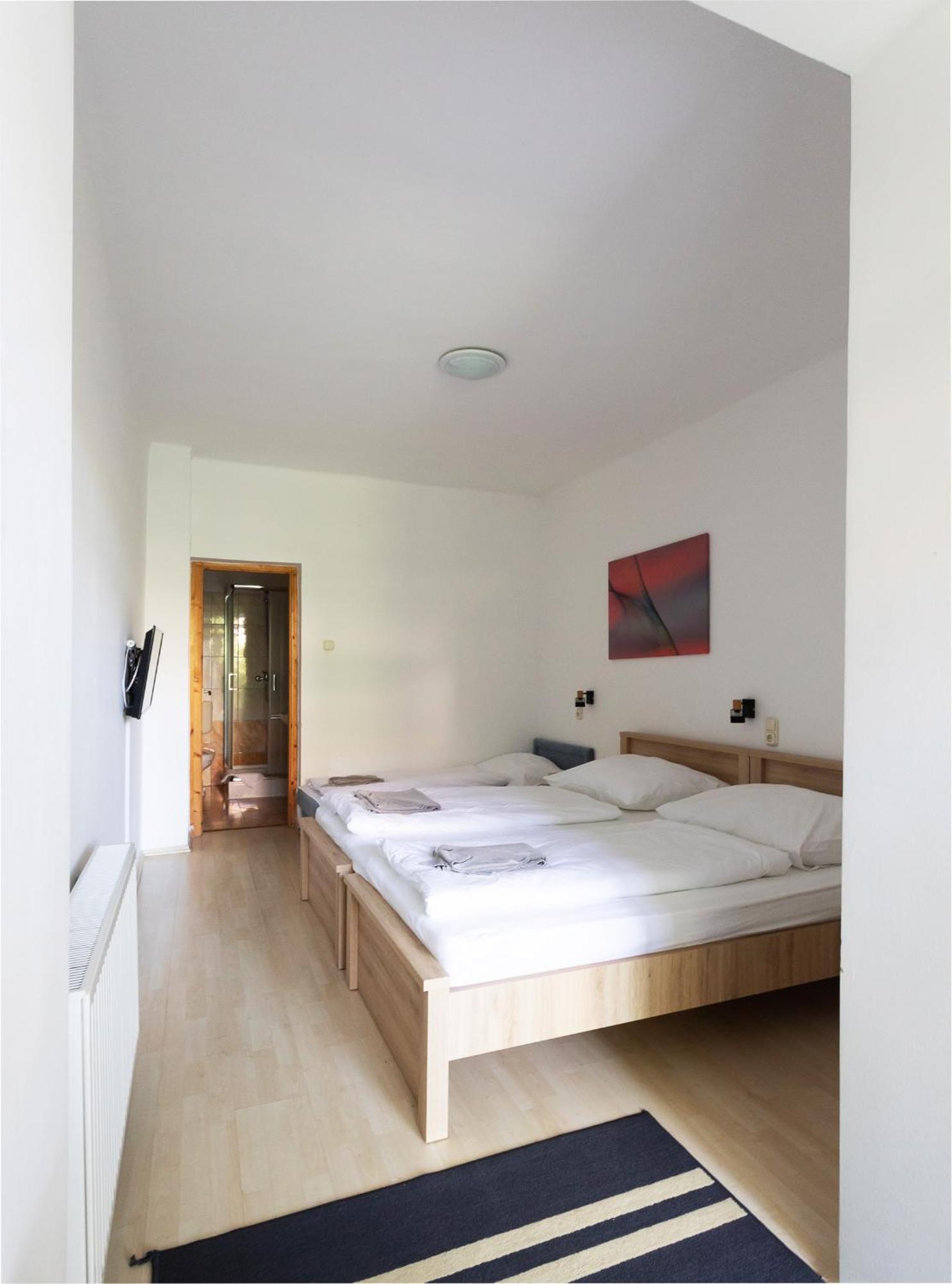 Hotel Platan Zamárdi Екстериор снимка