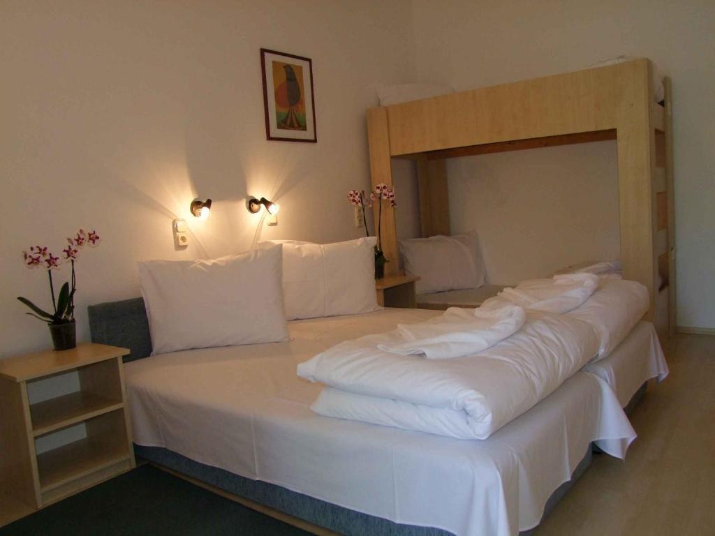Hotel Platan Zamárdi Стая снимка