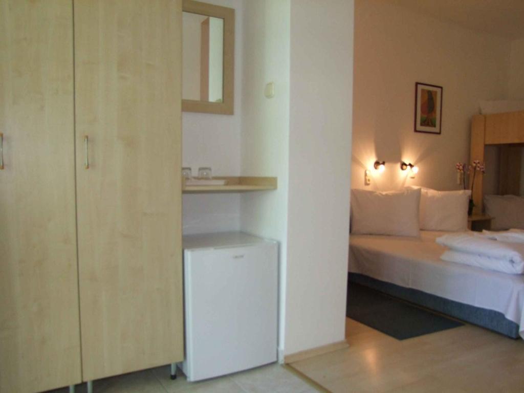 Hotel Platan Zamárdi Екстериор снимка