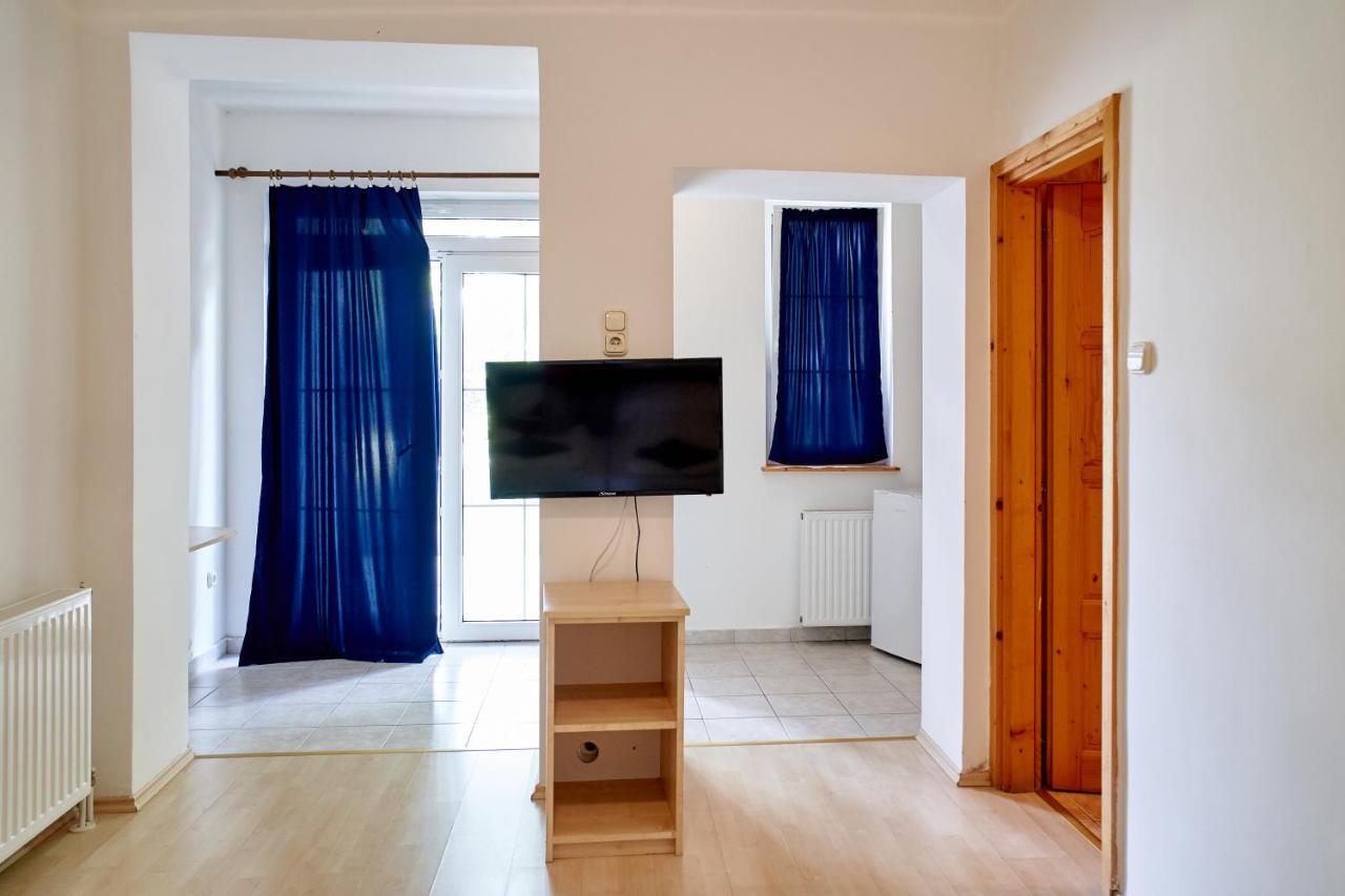 Hotel Platan Zamárdi Екстериор снимка